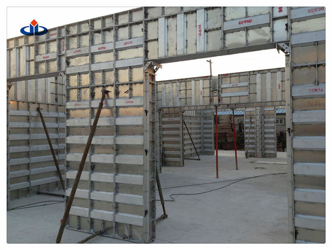 Bangunan Sistem bekisting Baja Perancah Paduan 6061 T6 Perak Aluminium Slab Panel Perancah