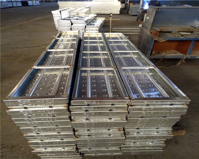 Cina papan baja untuk perancah grosir perancah papan baja dengan kait grosir perancah papan baja standar
