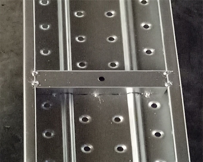 Cina papan baja untuk perancah grosir perancah papan baja dengan kait grosir perancah papan baja standar